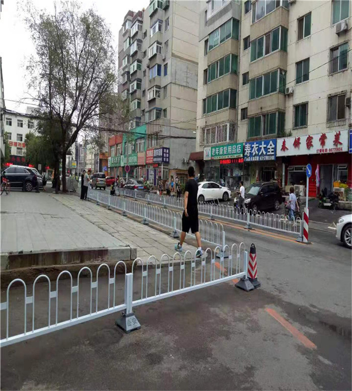 沈河区人民医院门口护栏安装